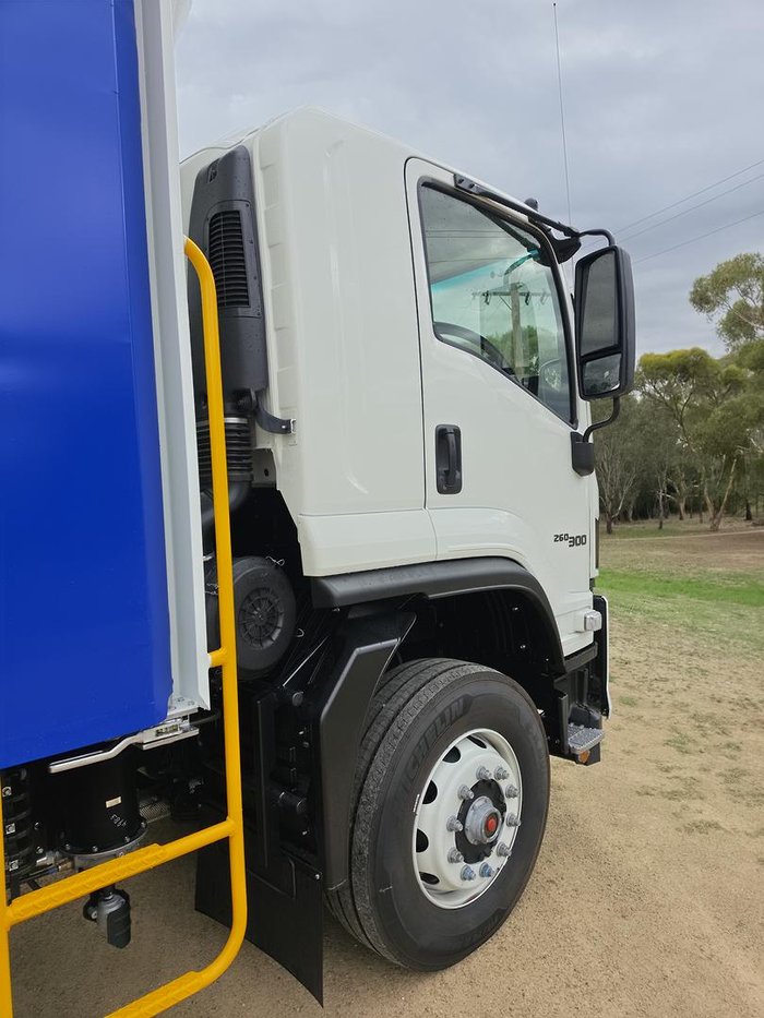 2025 Isuzu Fvz 260-300 At R55