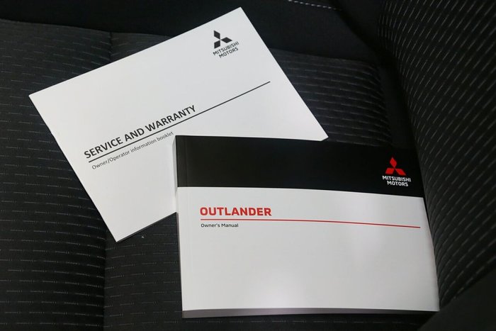 2024 Mitsubishi Outlander ES