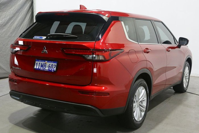 2024 Mitsubishi Outlander ES