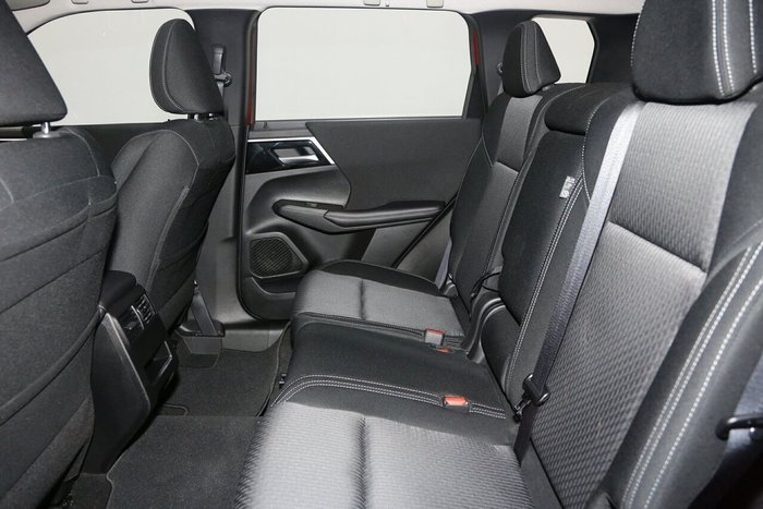 2024 Mitsubishi Outlander ES