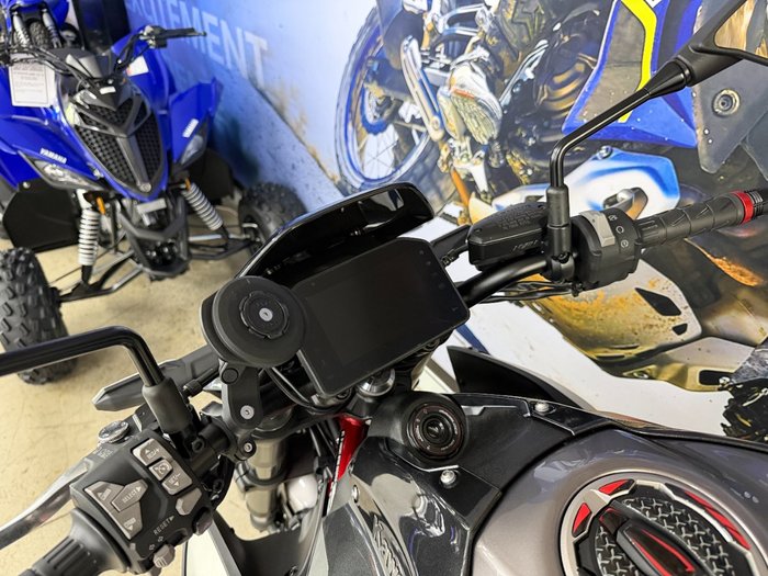 2025 Kawasaki Z900 (ZR900) Grey