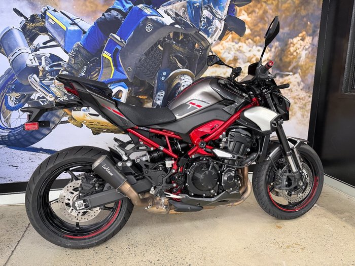 2025 Kawasaki Z900 (ZR900) Grey