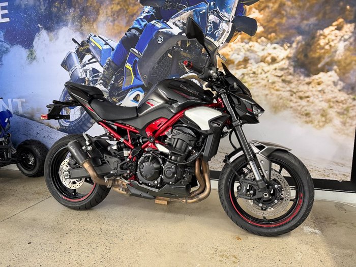 2025 Kawasaki Z900 (ZR900) Grey