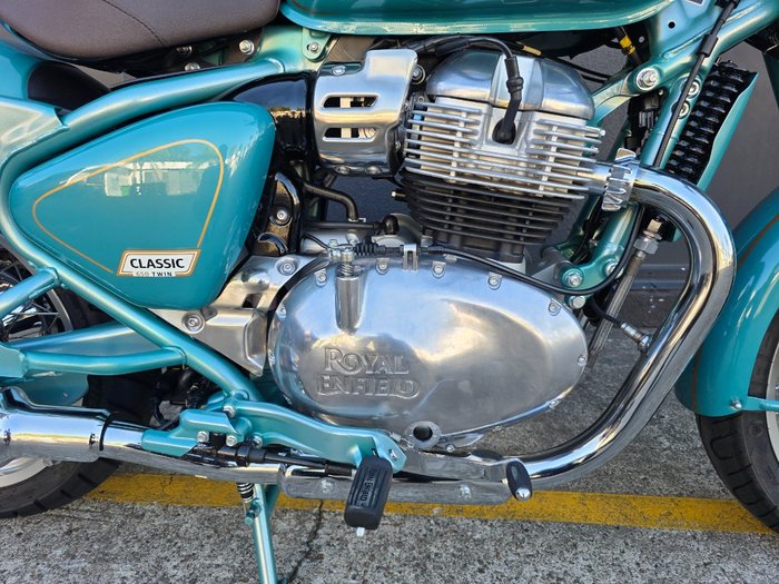 2025 Royal Enfield 2025 Royal Enfield 650CC Classic 650 MID Teal Green