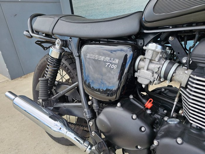 2015 Triumph BONNEVILLE T100 BLACK Black
