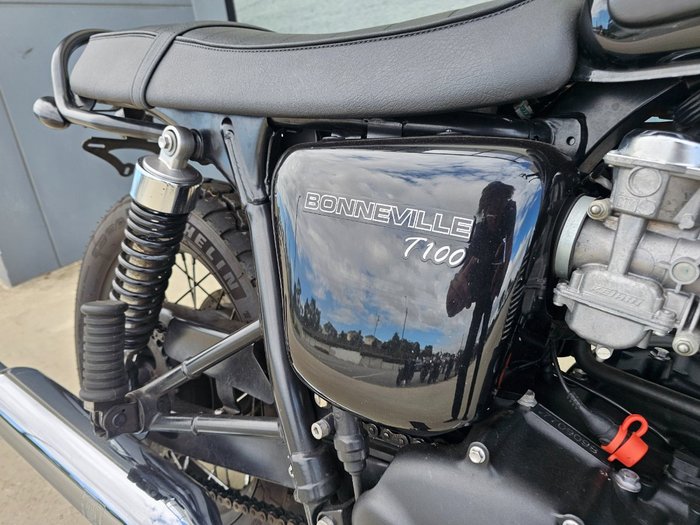2015 Triumph BONNEVILLE T100 BLACK Black