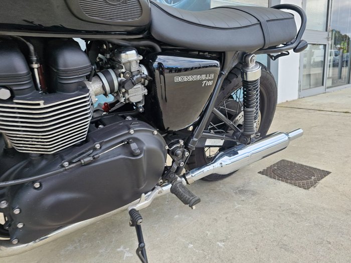 2015 Triumph BONNEVILLE T100 BLACK Black