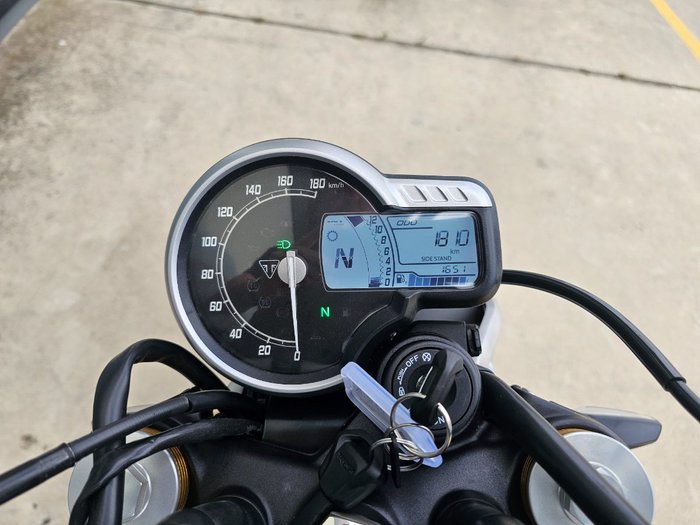 2024 Triumph SPEED 400 Red