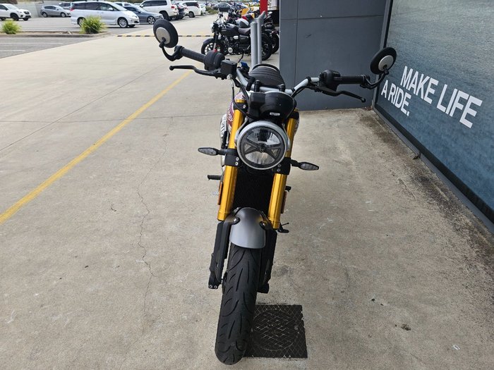 2024 Triumph SPEED 400 Red