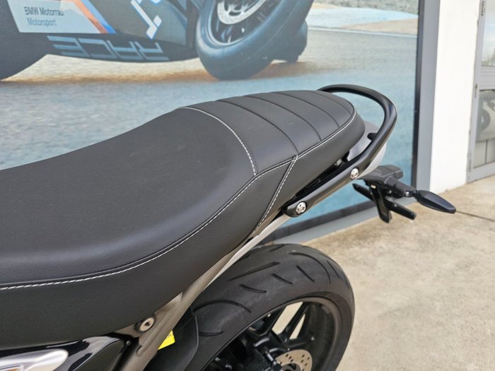 2024 Triumph SPEED 400 Red