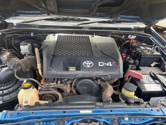 2014 Toyota Hilux HILUX 4x4 3.0L T/D D/C A/T SR5 1R77200 002 Tidal Blue