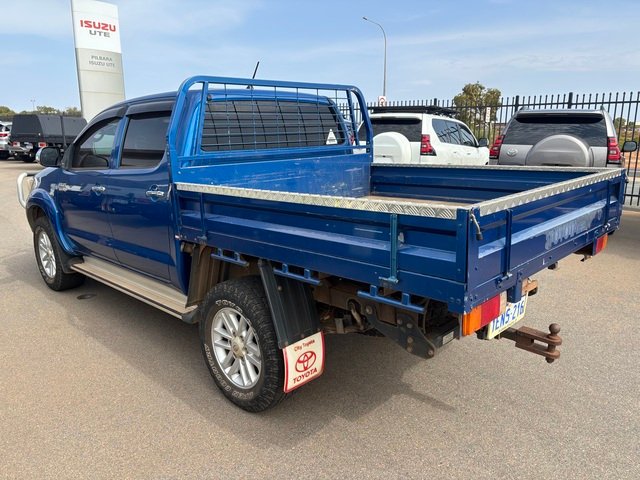 2014 Toyota Hilux HILUX 4x4 3.0L T/D D/C A/T SR5 1R77200 002 Tidal Blue