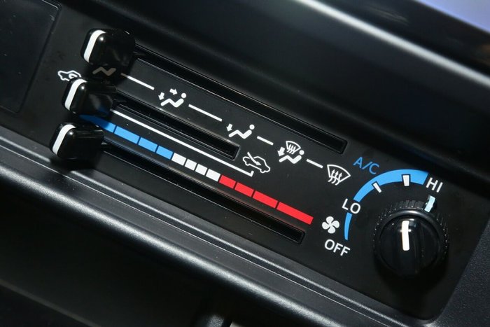 2025 Toyota Landcruiser GXL