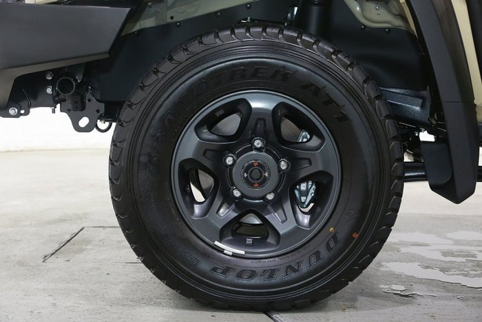 2025 Toyota Landcruiser GXL