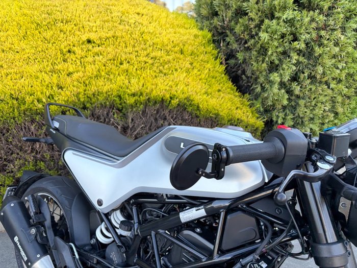 2021 Husqvarna SVARTPILEN 401