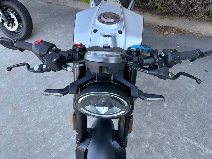 2021 Husqvarna SVARTPILEN 401