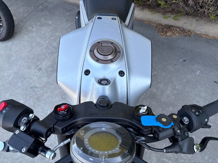 2021 Husqvarna SVARTPILEN 401