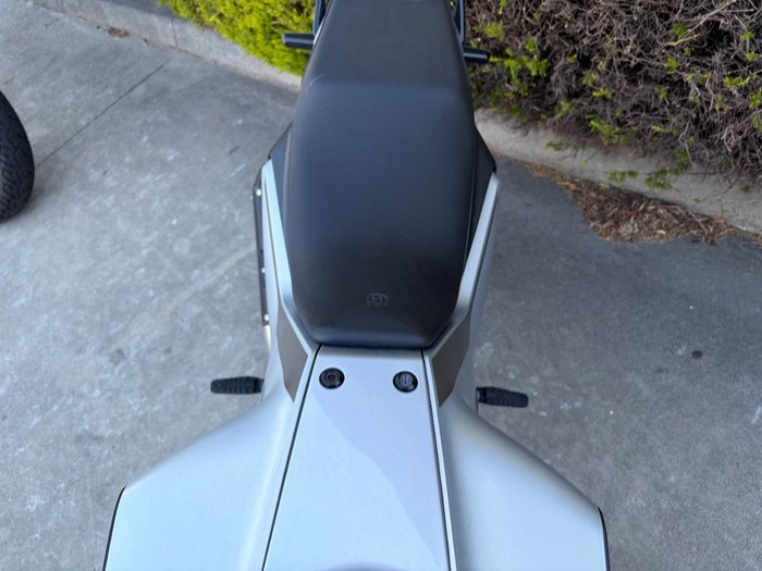 2021 Husqvarna SVARTPILEN 401