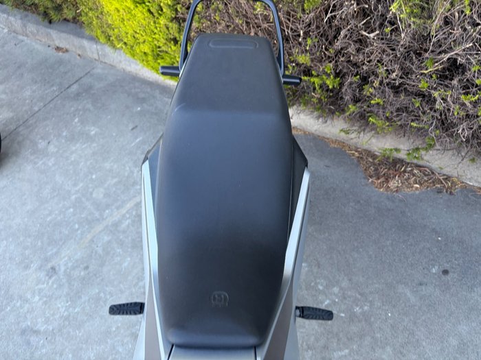 2021 Husqvarna SVARTPILEN 401