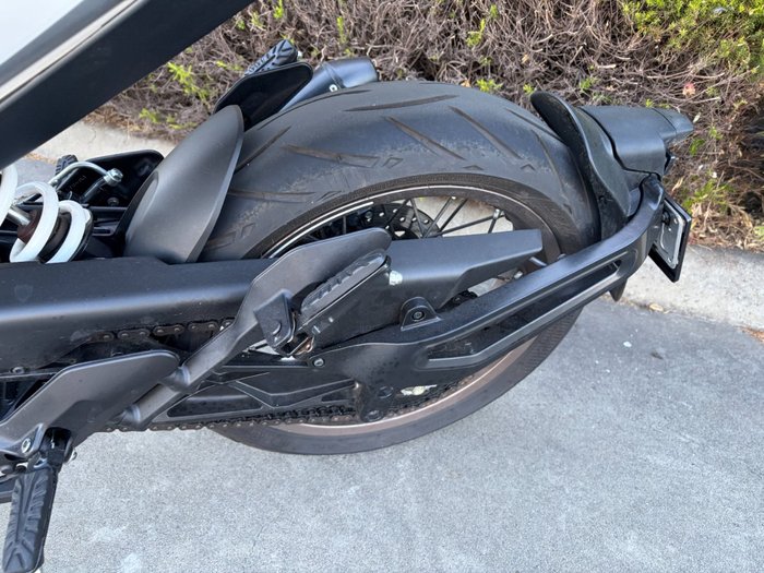 2021 Husqvarna SVARTPILEN 401