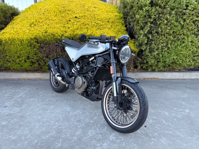 2021 Husqvarna SVARTPILEN 401