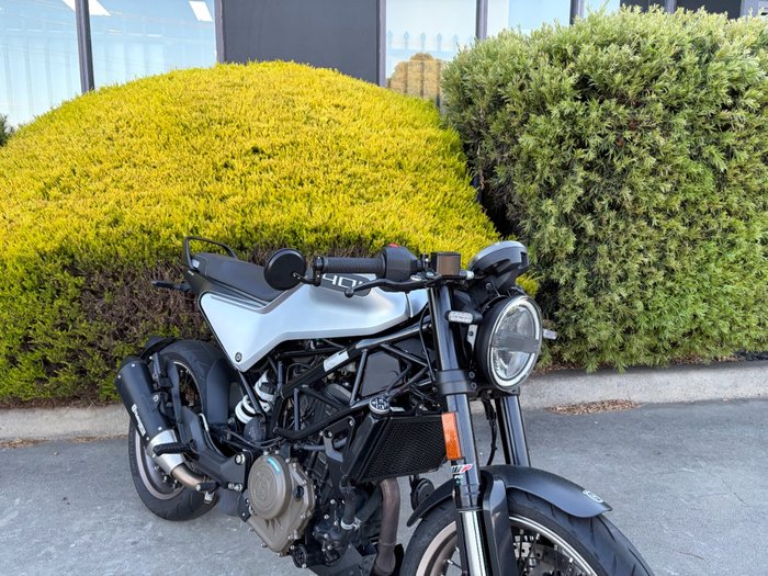 2021 Husqvarna SVARTPILEN 401