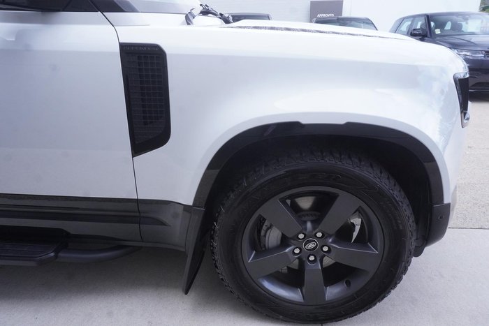 2025 Land Rover Defender 110 D350 X-Dynamic SE