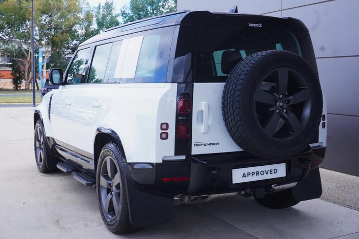 2025 Land Rover Defender 110 D350 X-Dynamic SE