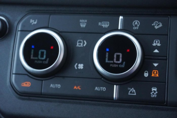 2025 Land Rover Defender 110 D350 X-Dynamic SE