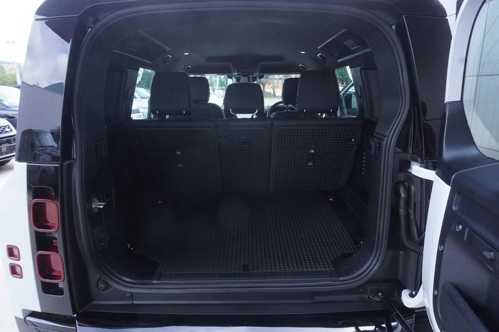 2025 Land Rover Defender 110 D350 X-Dynamic SE