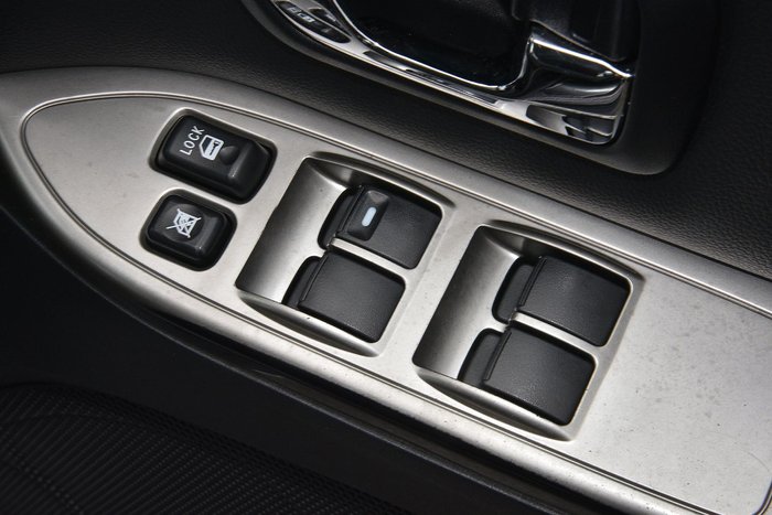 2017 Mitsubishi Pajero GLS