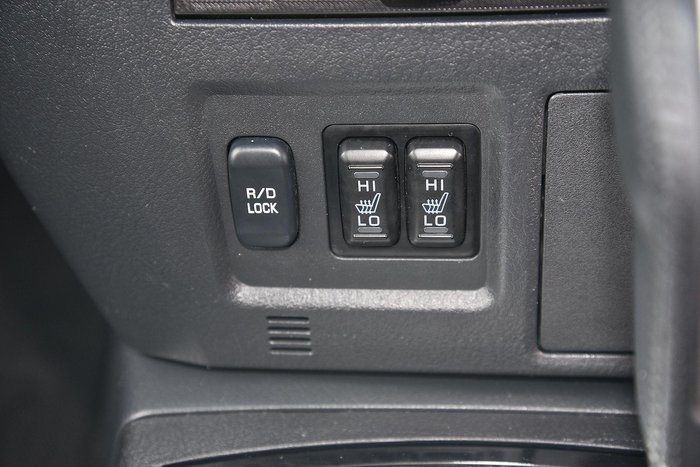 2017 Mitsubishi Pajero GLS