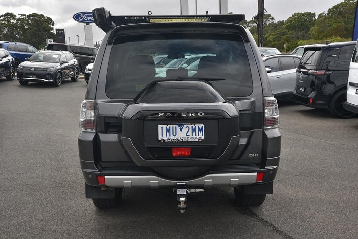 2017 Mitsubishi Pajero GLS