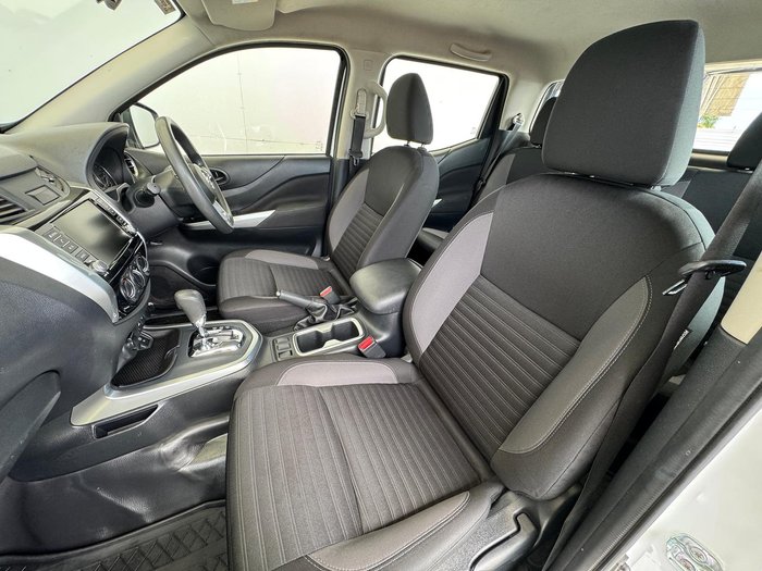 2021 Nissan Navara SL