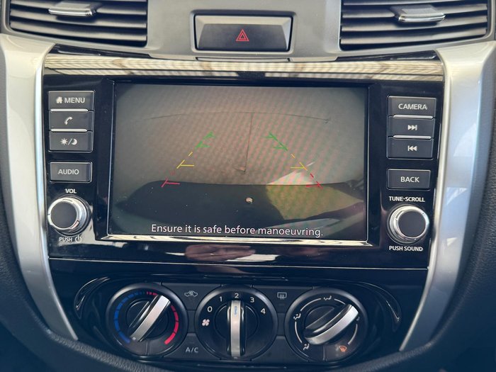 2021 Nissan Navara SL