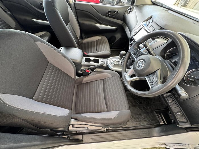 2021 Nissan Navara SL