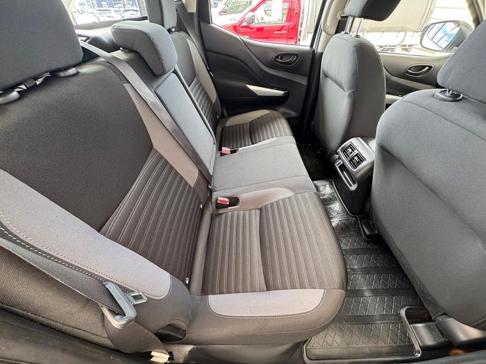 2021 Nissan Navara SL