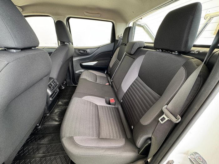 2021 Nissan Navara SL