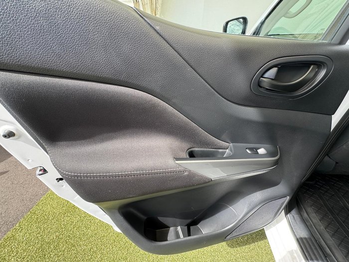 2021 Nissan Navara SL