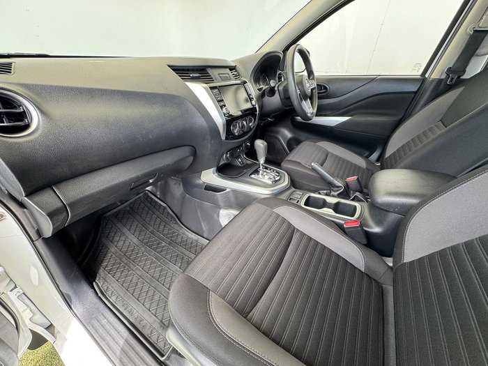 2021 Nissan Navara SL