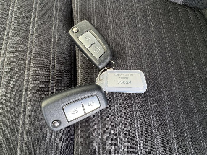 2021 Nissan Navara SL