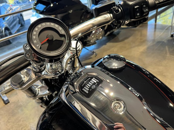 2025 Harley-Davidson Breakout 117 (FXBR) Softail Black