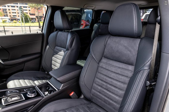 2025 Mitsubishi Outlander Aspire