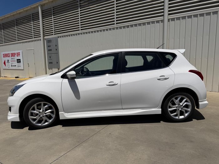 2016 Nissan Pulsar SSS