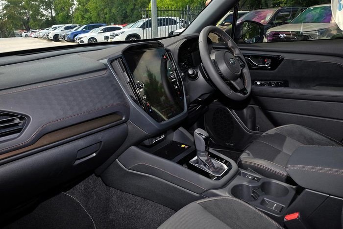 2025 Subaru Forester Hybrid Touring S6 MY26 AWD Crystal White