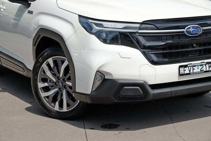 2025 Subaru Forester Hybrid Touring S6 MY26 AWD Crystal White