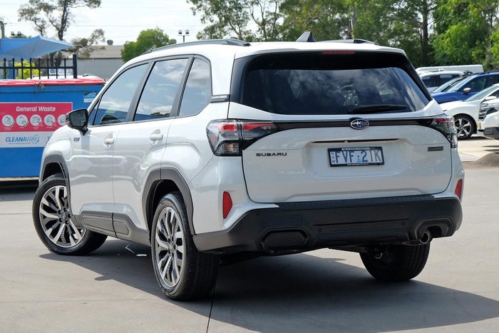 2025 Subaru Forester Hybrid Touring S6 MY26 AWD Crystal White