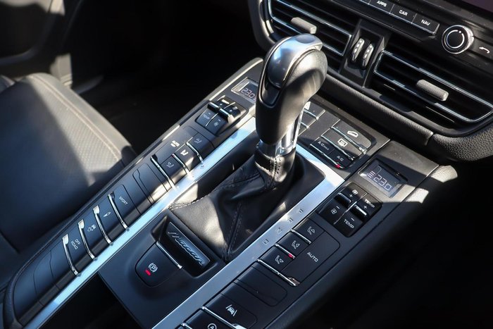 2020 Porsche Macan S