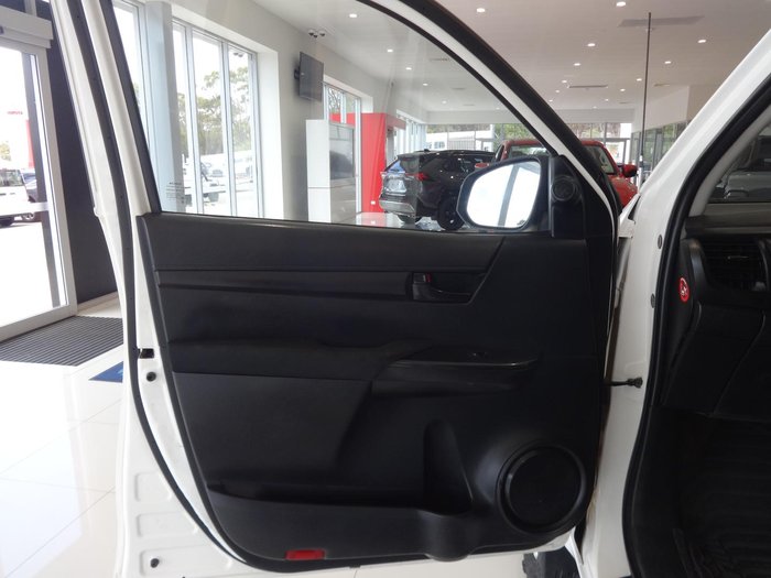 2016 Toyota Hilux SR