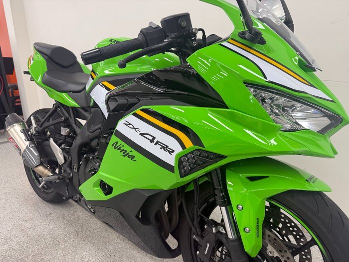2025 Kawasaki NINJA 400 ZX-4RR KRT Green